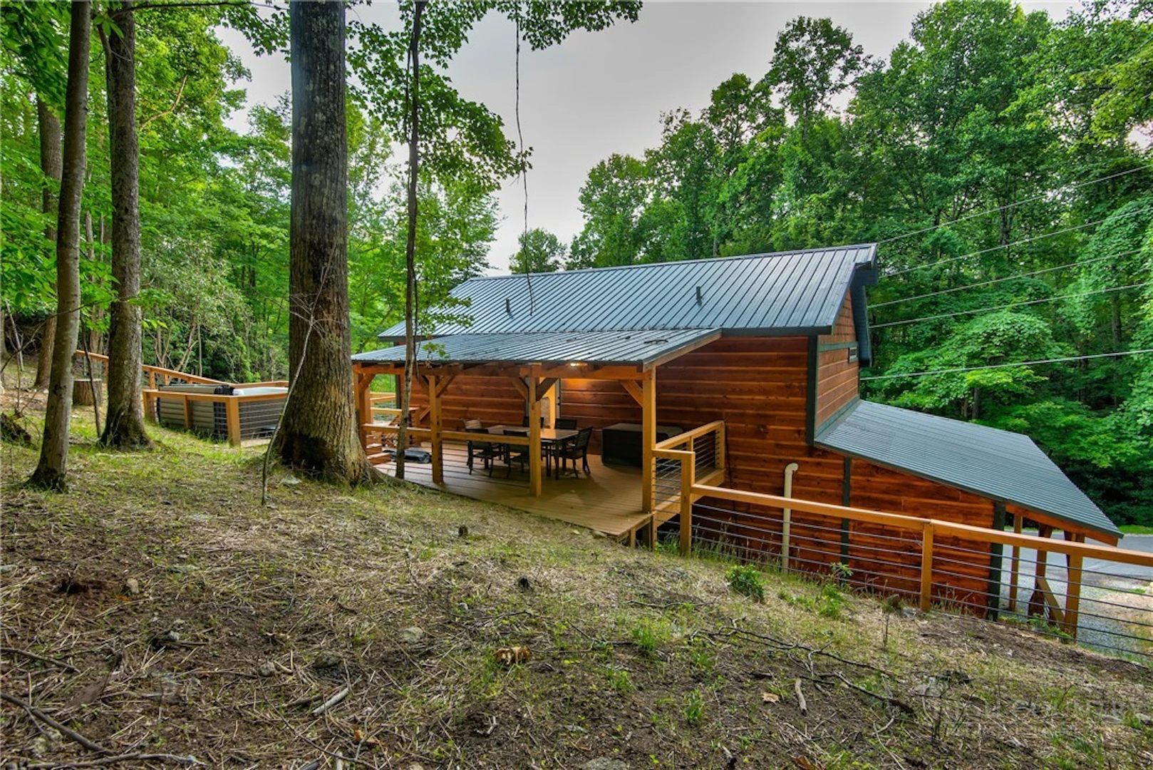 Image number 19 for the current listing