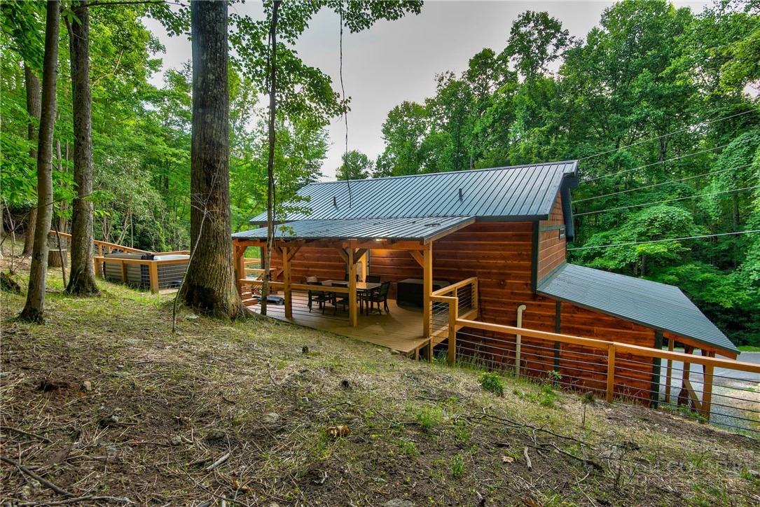 Image number 19 for the current listing