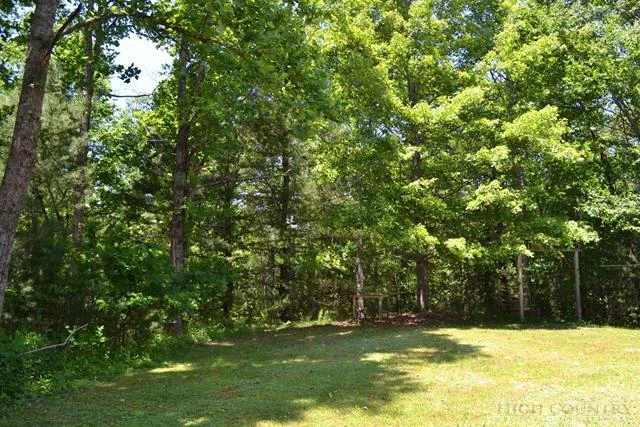 Image number 14 for the current listing
