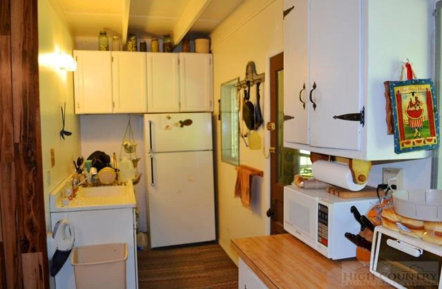 Image number 4 for the current listing