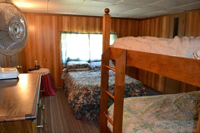 Image number 5 for the current listing