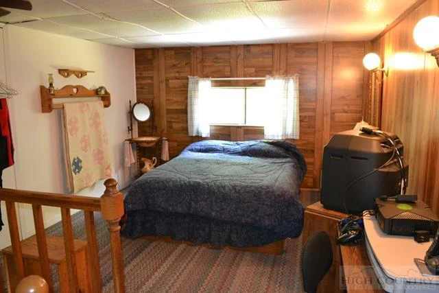 Image number 6 for the current listing