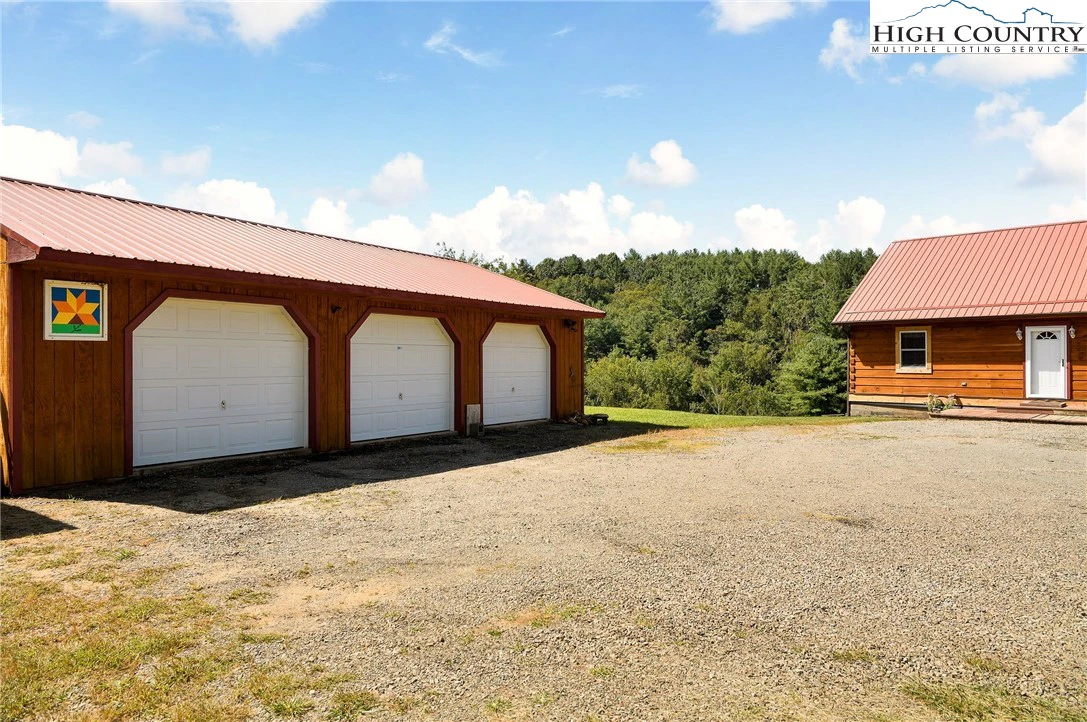 Image number 41 for the current listing