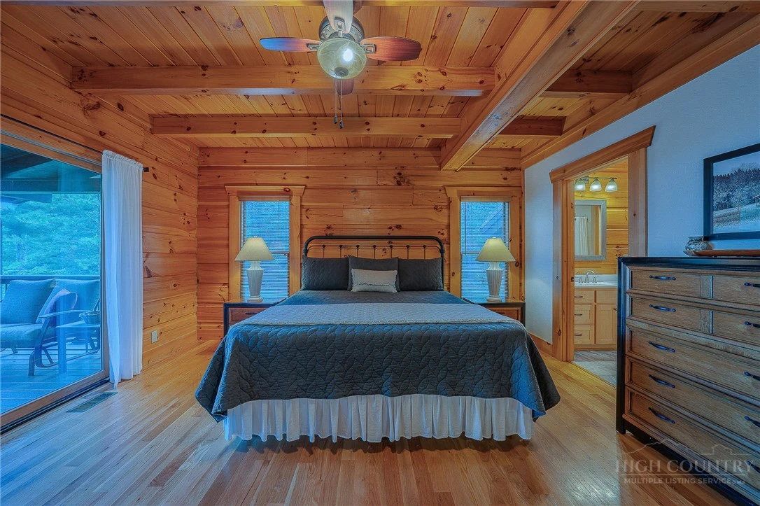 Image number 11 for the current listing
