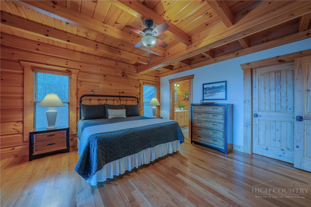 Image number 10 for the current listing