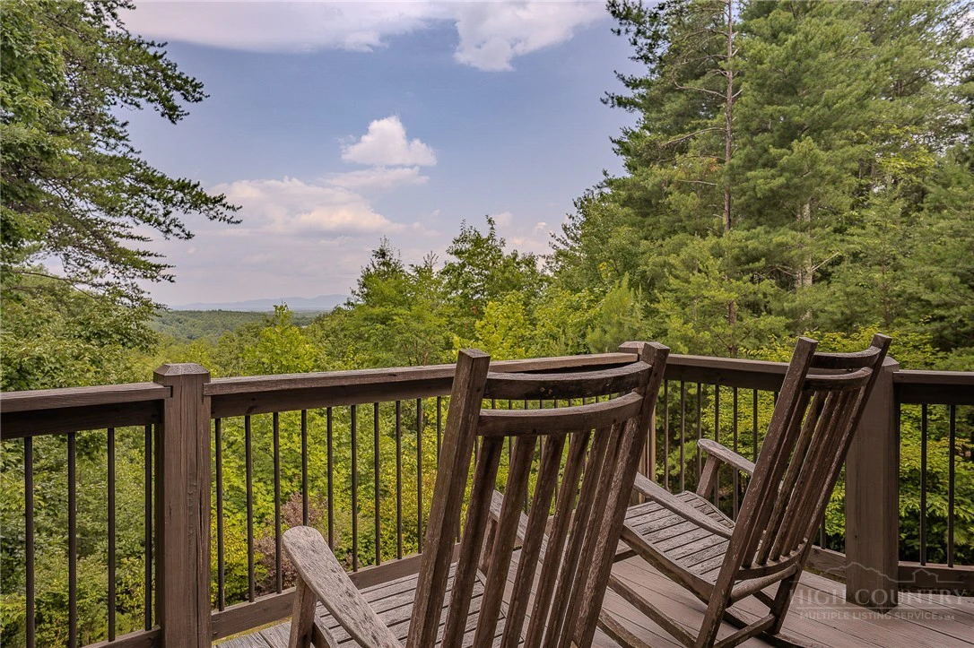 Image number 4 for the current listing