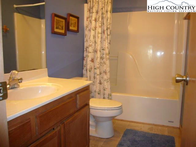 Image number 9 for the current listing