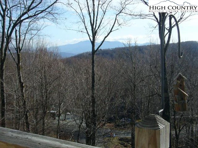 Image number 19 for the current listing