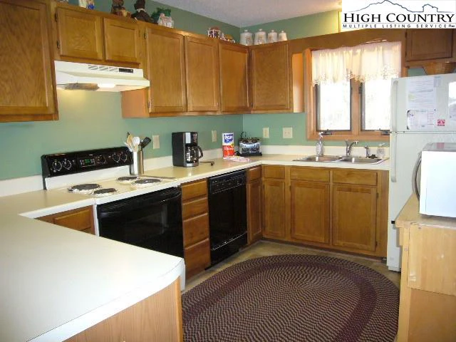 Image number 15 for the current listing