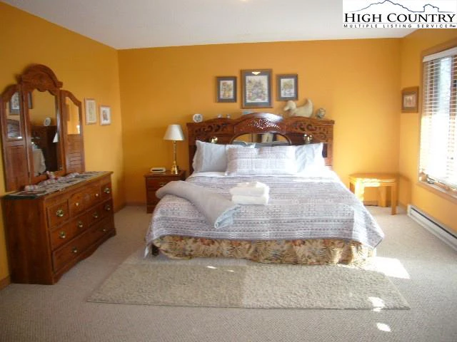 Image number 13 for the current listing