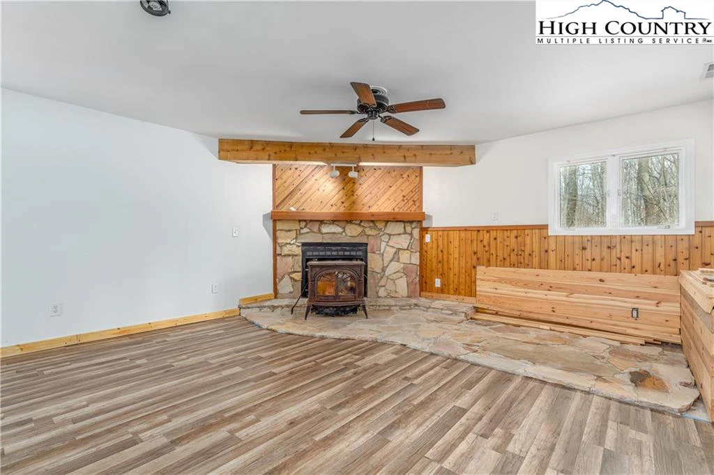 Image number 4 for the current listing