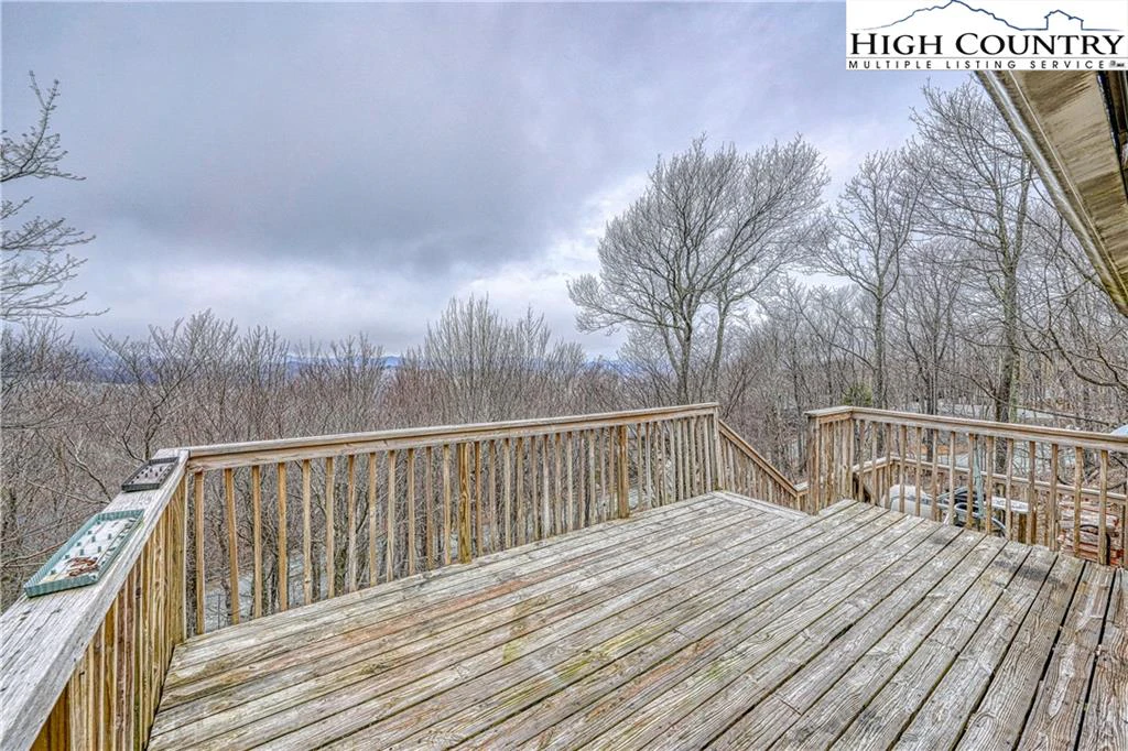 Image number 19 for the current listing