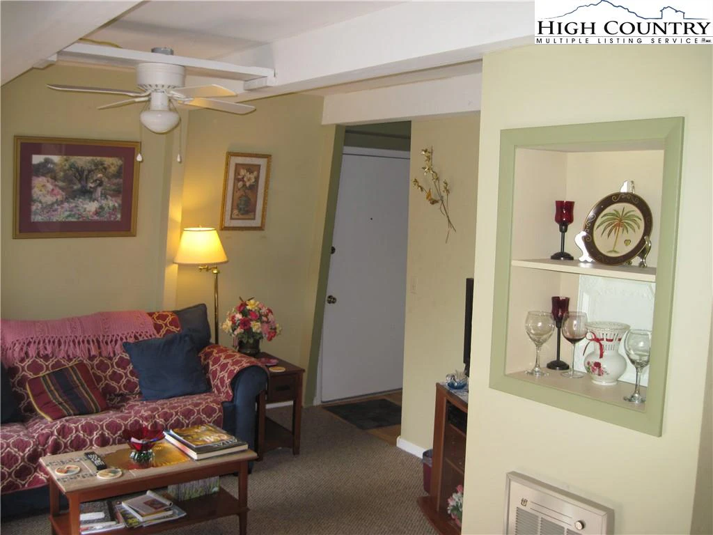 Image number 6 for the current listing