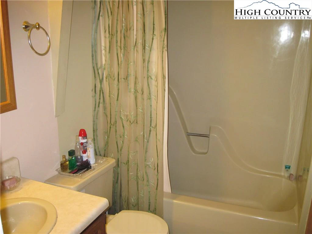 Image number 9 for the current listing