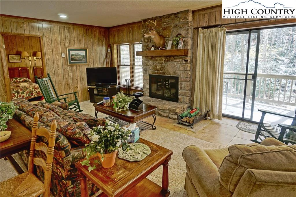 Image number 4 for the current listing