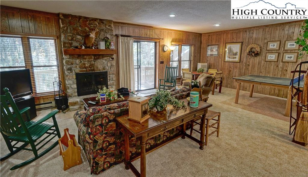 Image number 5 for the current listing