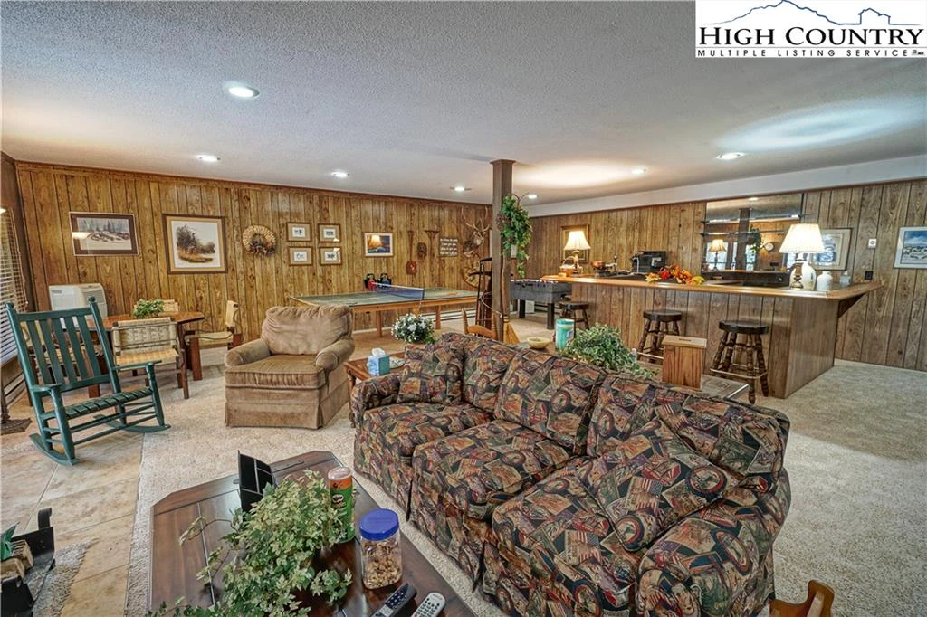 Image number 8 for the current listing