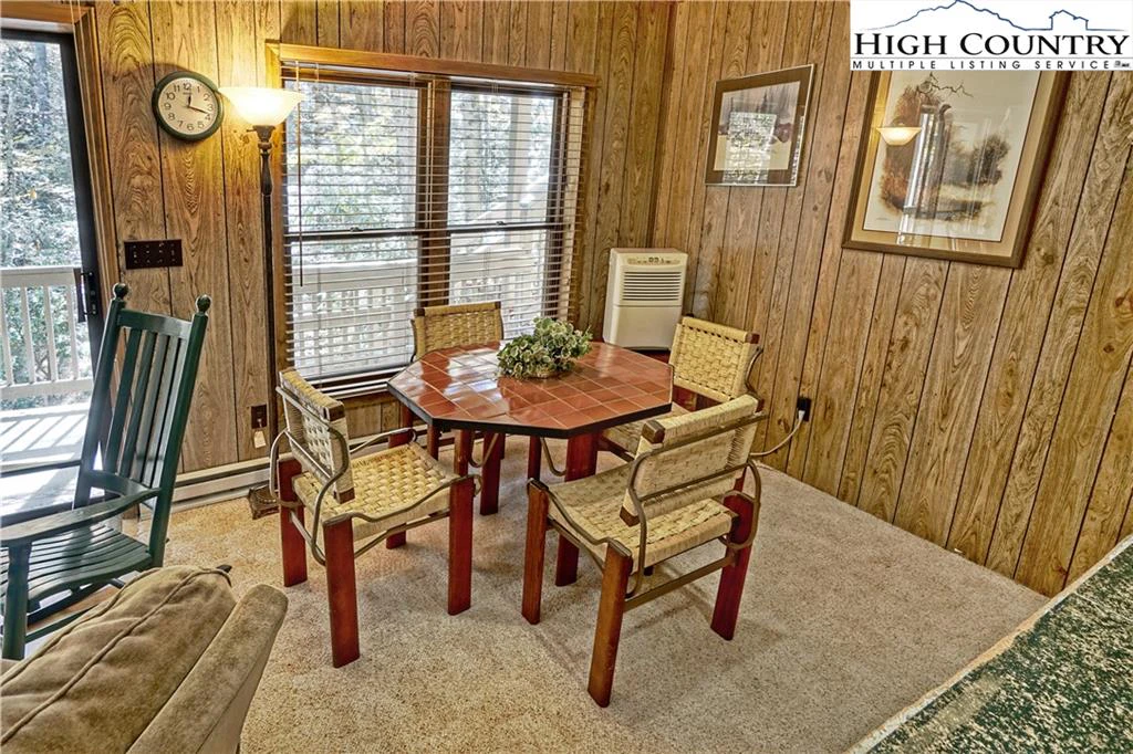 Image number 9 for the current listing