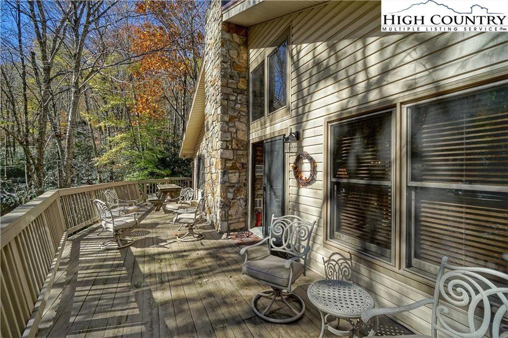 Image number 13 for the current listing