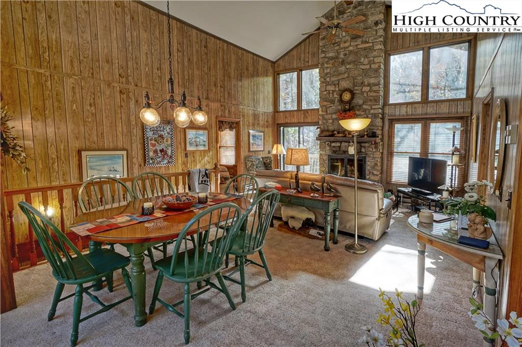 Image number 27 for the current listing