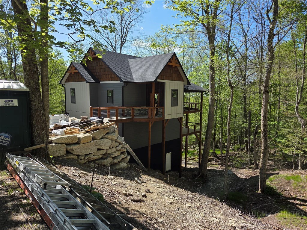 Image number 1 for the current listing