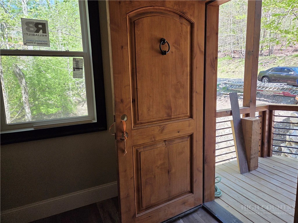 Image number 20 for the current listing
