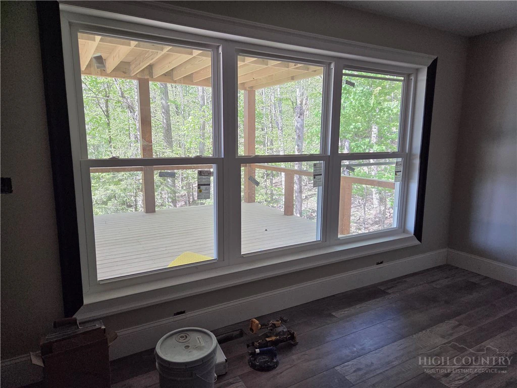 Image number 12 for the current listing