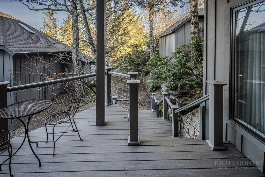 Image number 4 for the current listing
