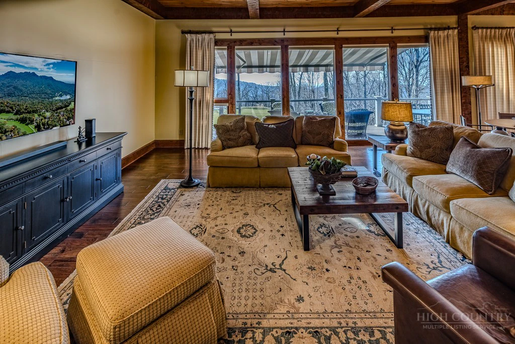 Image number 5 for the current listing