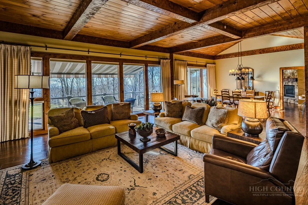 Image number 6 for the current listing