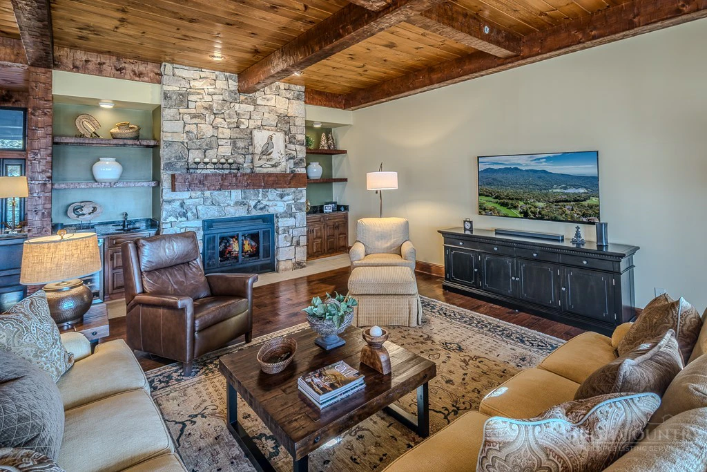Image number 9 for the current listing