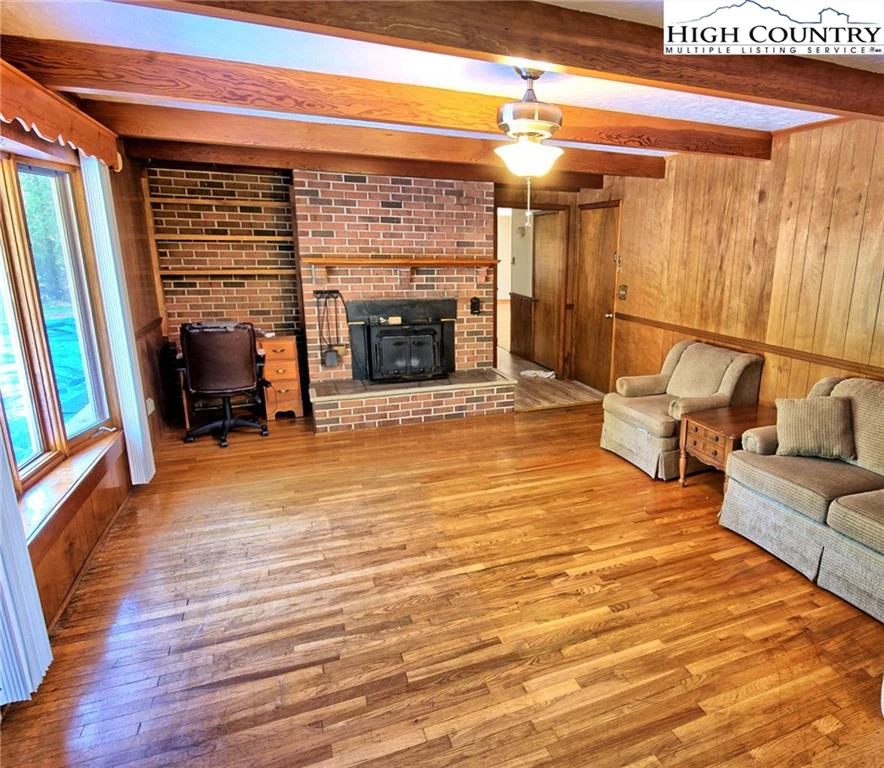 Image number 21 for the current listing