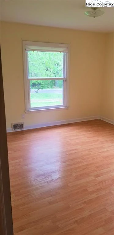 Image number 10 for the current listing