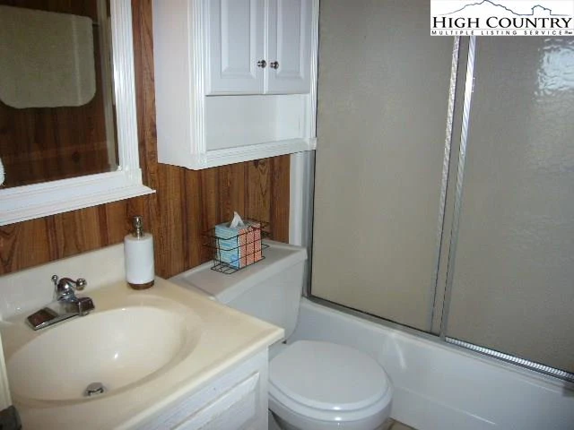 Image number 18 for the current listing