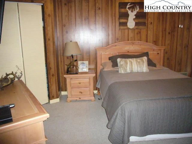 Image number 21 for the current listing
