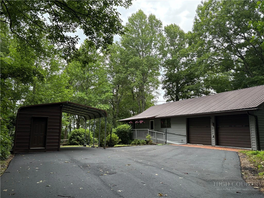 Image number 1 for the current listing