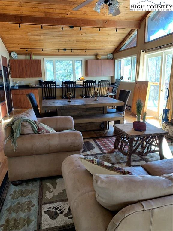 Image number 20 for the current listing