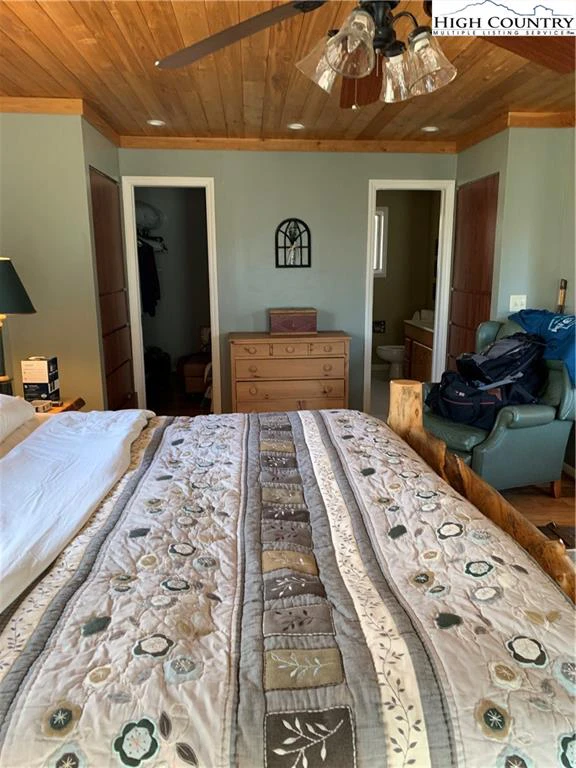 Image number 2 for the current listing