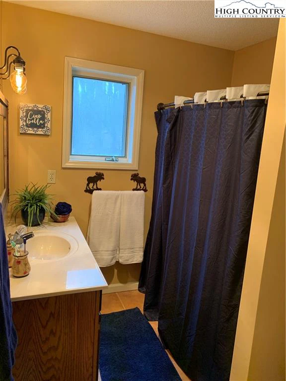Image number 7 for the current listing