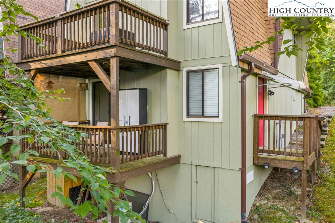 Image number 1 for the current listing