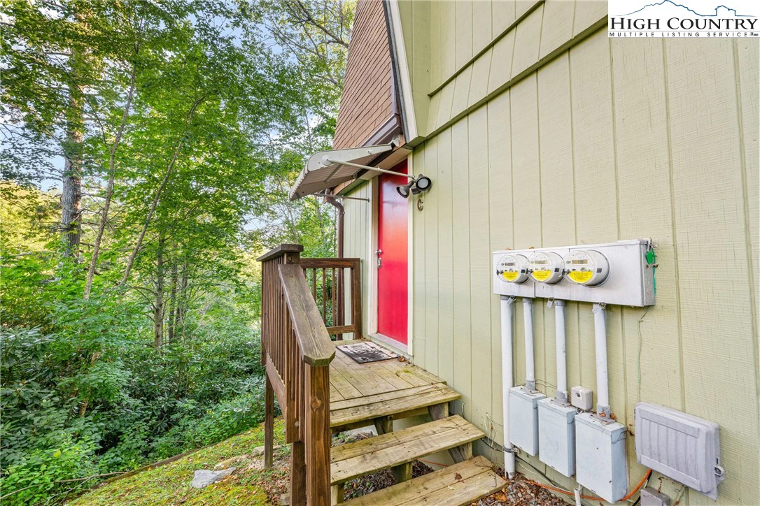 Image number 9 for the current listing