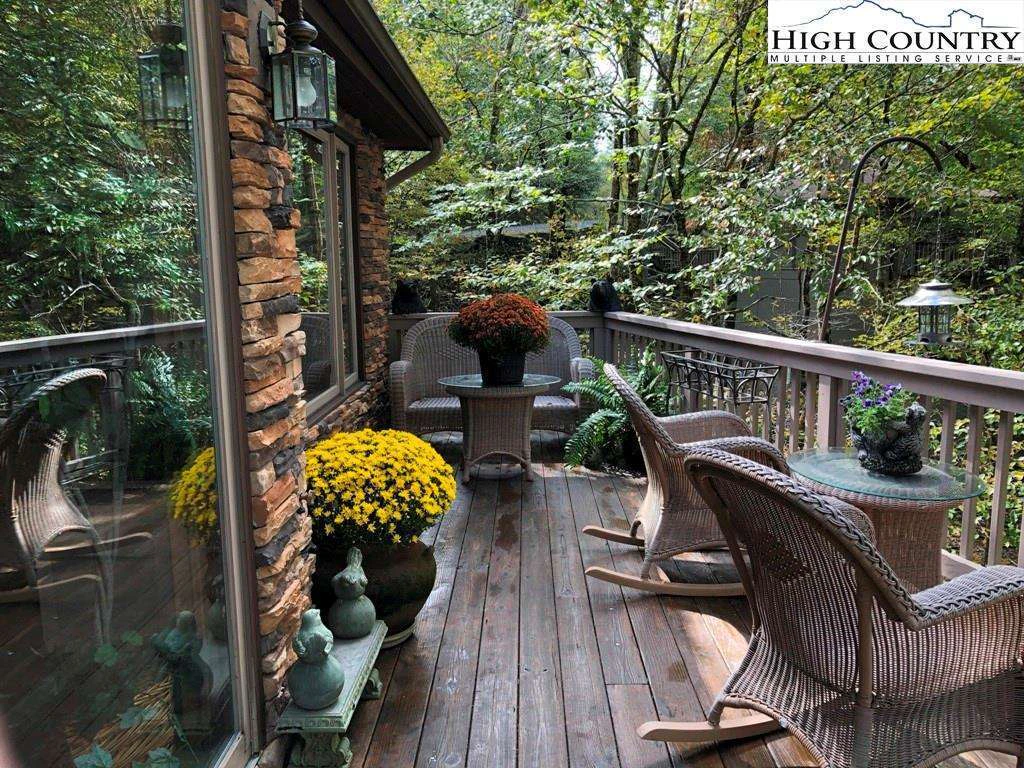 Image number 9 for the current listing
