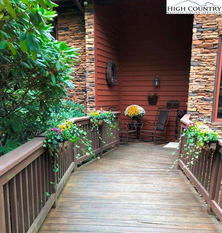 Image number 3 for the current listing