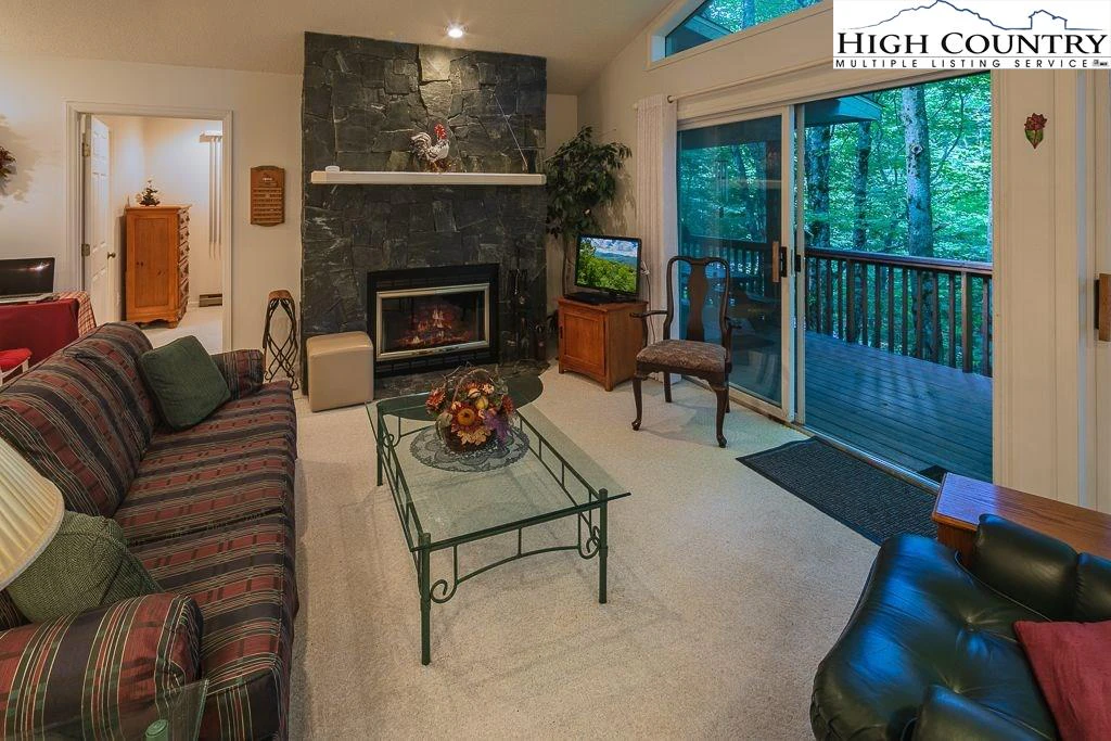 Image number 1 for the current listing