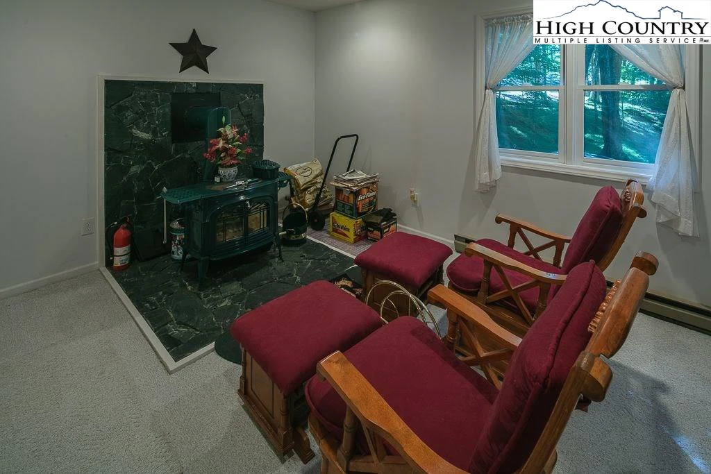 Image number 5 for the current listing