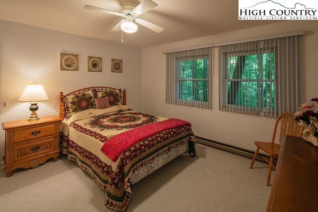 Image number 8 for the current listing