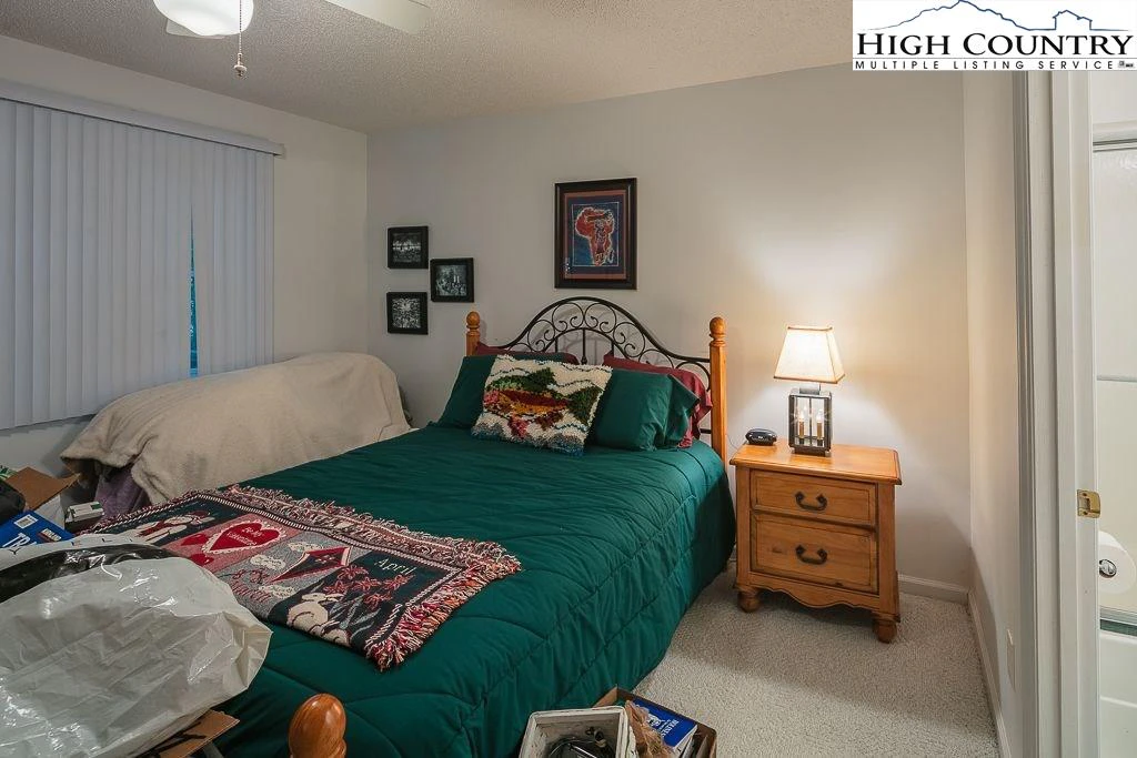 Image number 2 for the current listing