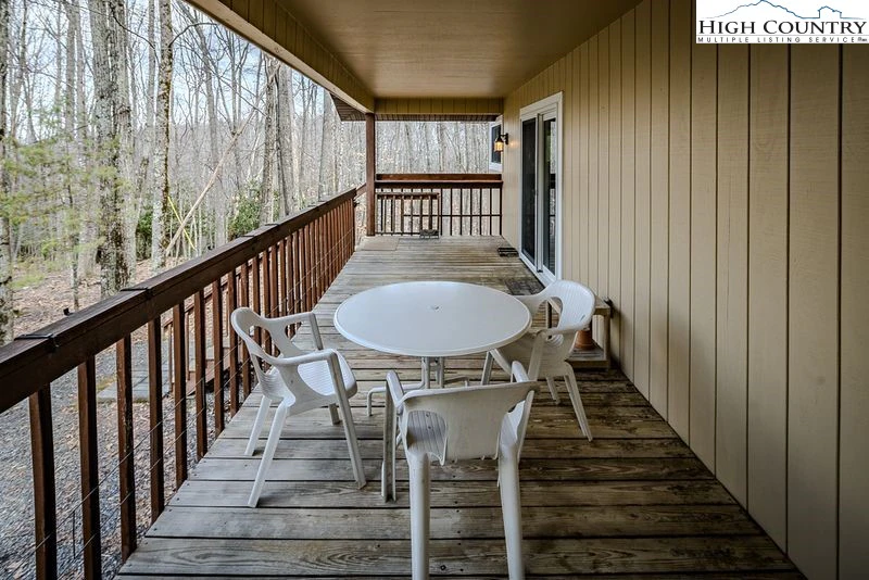 Image number 4 for the current listing