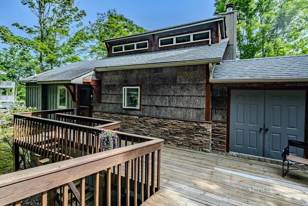Image number 1 for the current listing