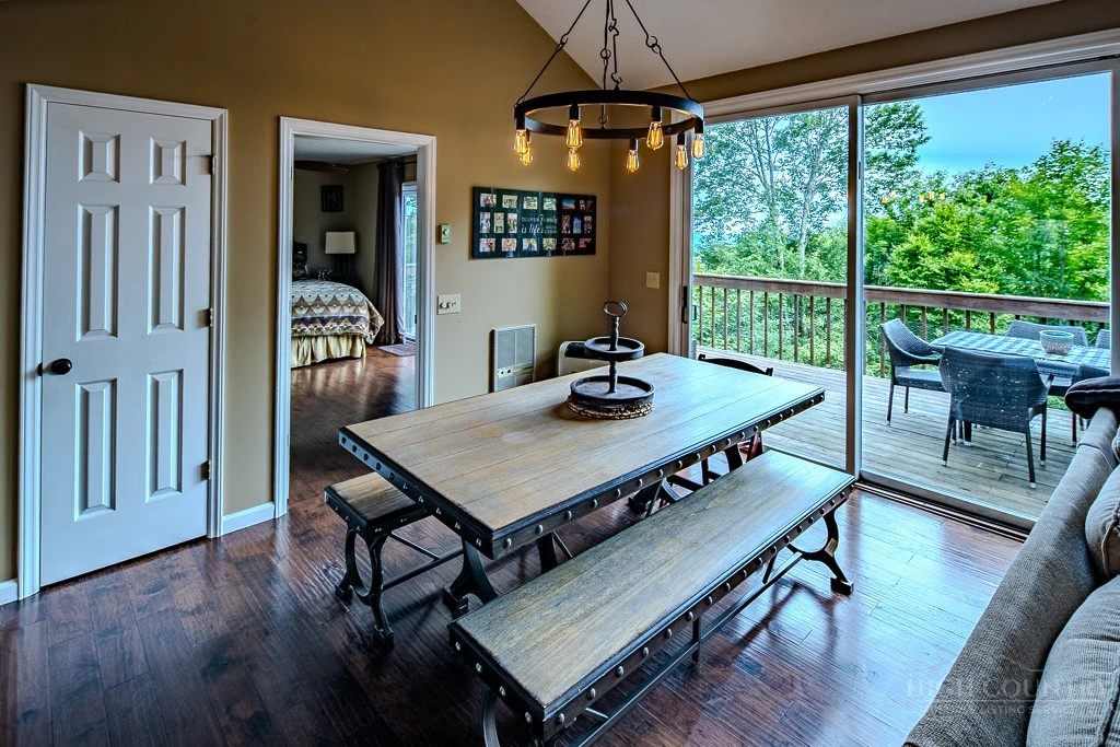 Image number 9 for the current listing